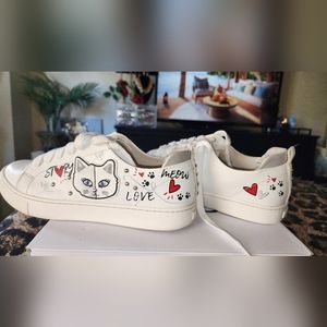 Really cute, unique ALDO tennis shoe's size9